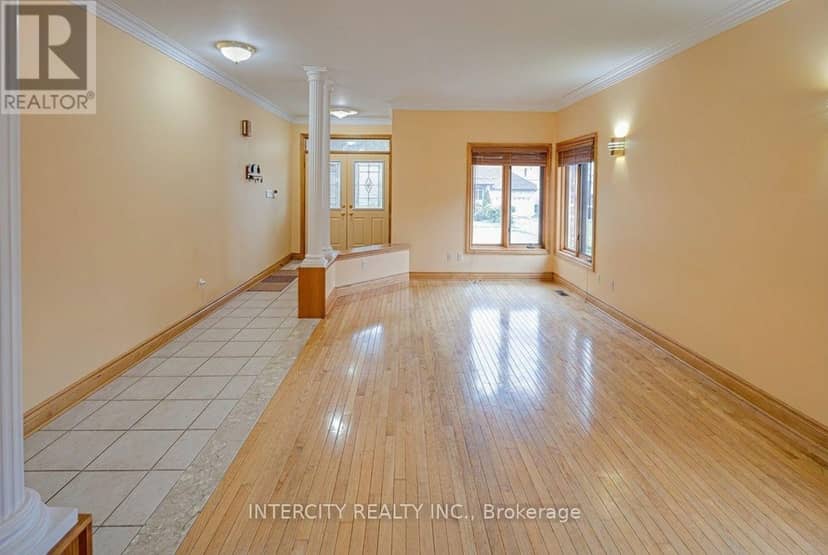 42 Oak Avenue — photo 11 of 40