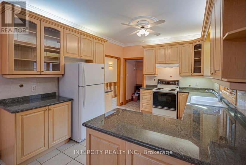 42 Oak Avenue — photo 15 of 40