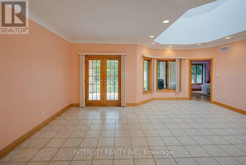 42 Oak Avenue — photo 17 of 40