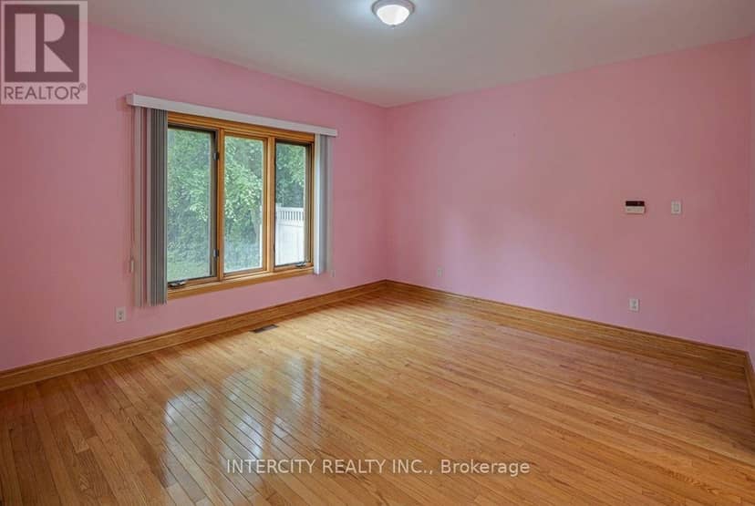 42 Oak Avenue — photo 20 of 40