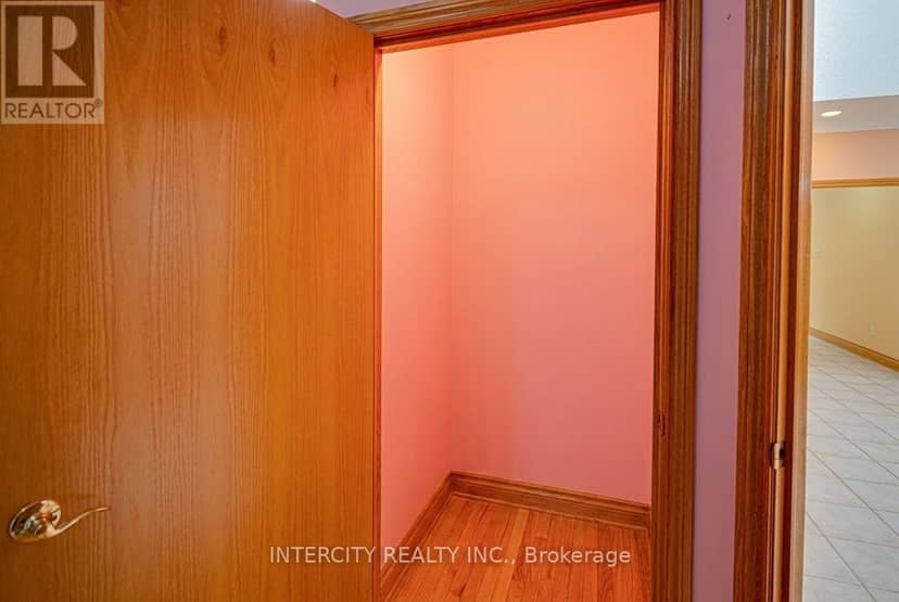 42 Oak Avenue — photo 22 of 40