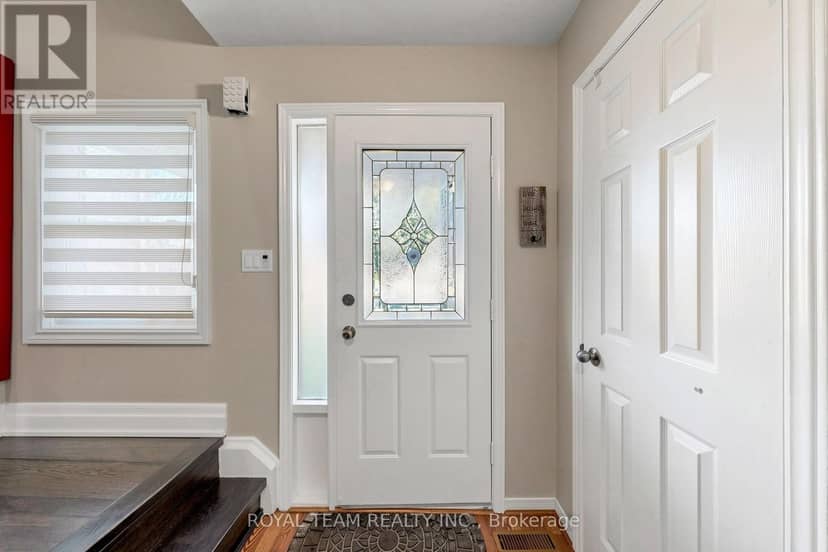 28 Ailsa Drive — photo 3 of 30