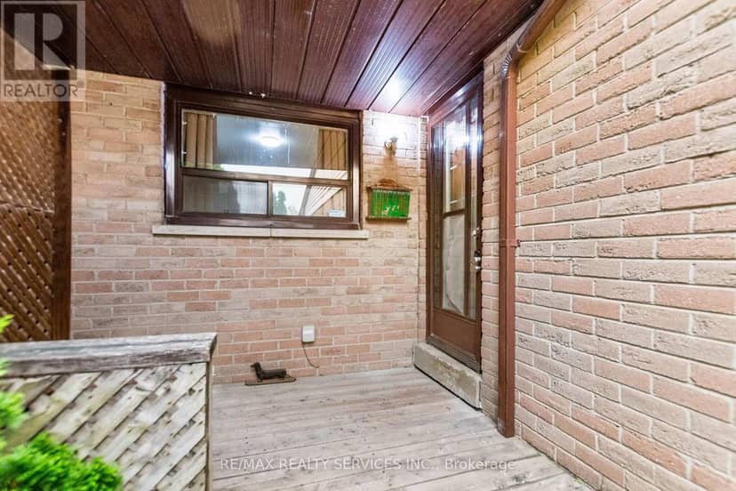 23 Scottsdale Court, Brampton, photo 6