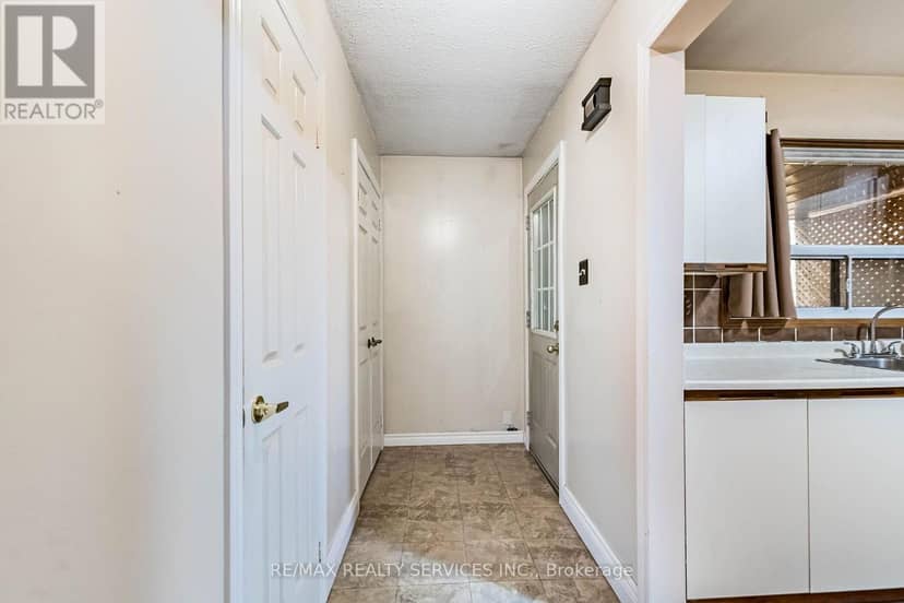 23 Scottsdale Court — photo 9 of 40