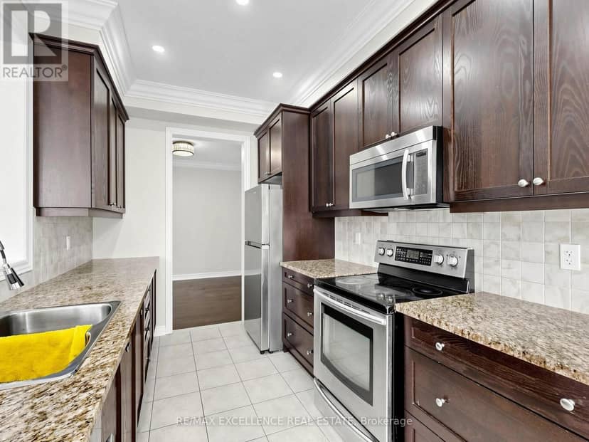 61 Campwood Crescent — photo 13 of 40