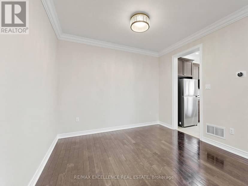 61 Campwood Crescent — photo 9 of 40