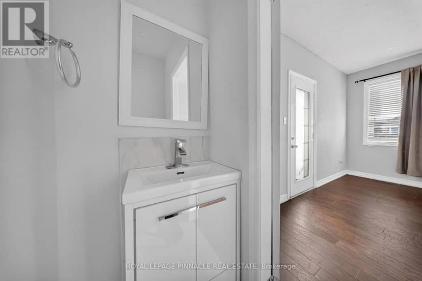 23 Prince Crescent — photo 25 of 40