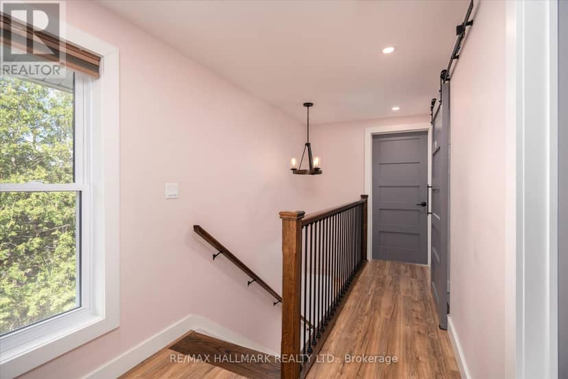 64 Front Street E — photo 18 of 40