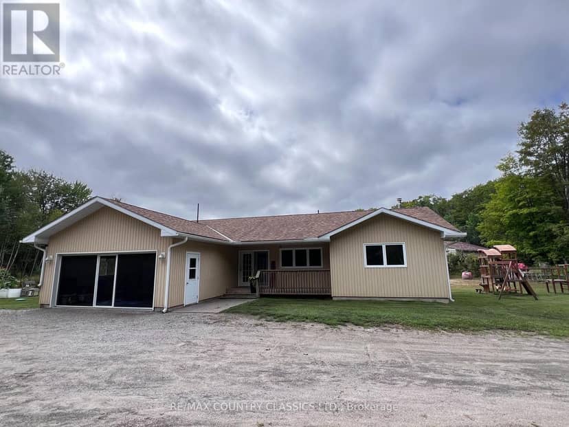 3952 Loop Road, Highlands East