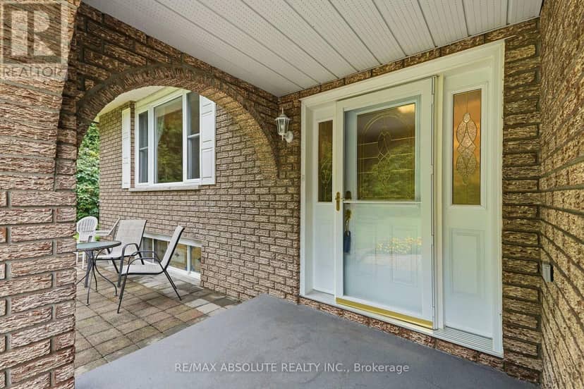 1000 Milburn Crescent, Ottawa, photo 2