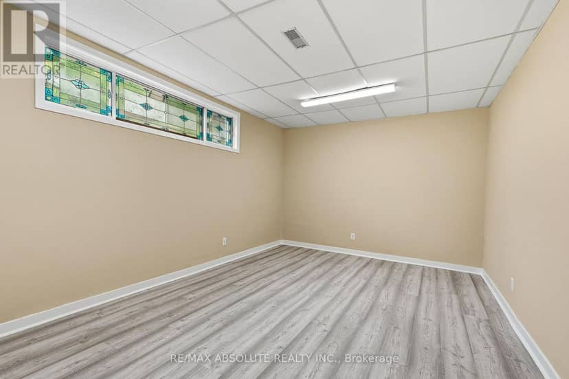 1000 Milburn Crescent — photo 27 of 40