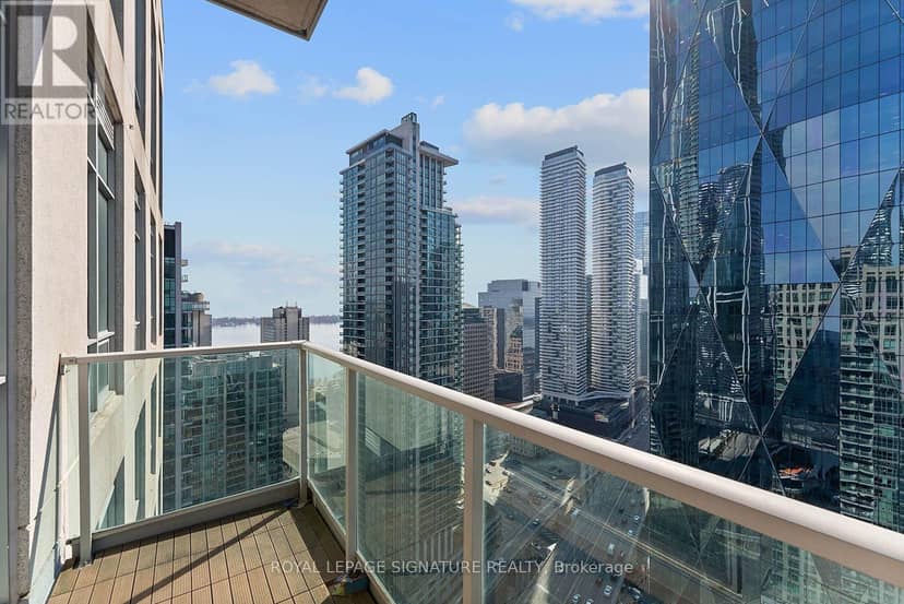 PH11 - 18 Yonge Street — photo 12 of 20