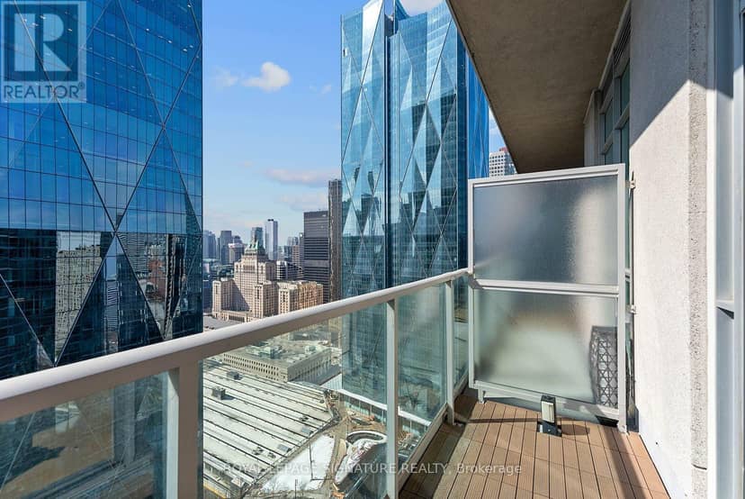 PH11 - 18 Yonge Street — photo 13 of 20