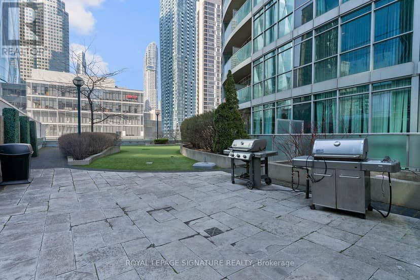 PH11 - 18 Yonge Street — photo 18 of 20