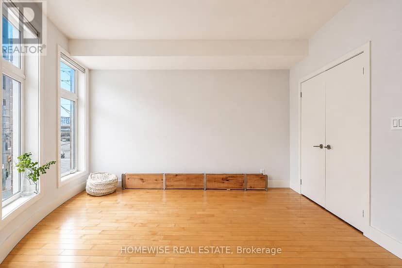 476 King Street E — photo 27 of 40