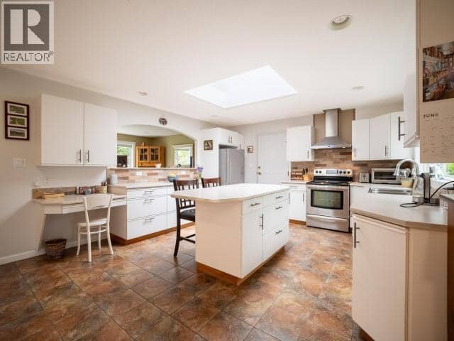 7249 FIELD STREET, Powell River, photo 3