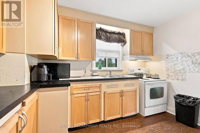 299 West 5th Street — photo 14 of 32