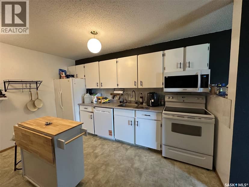 204 306 Perkins STREET, Estevan, photo 2
