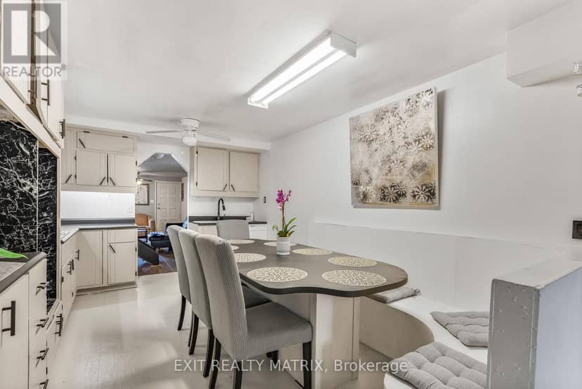 235-237 Guigues Avenue — photo 9 of 33