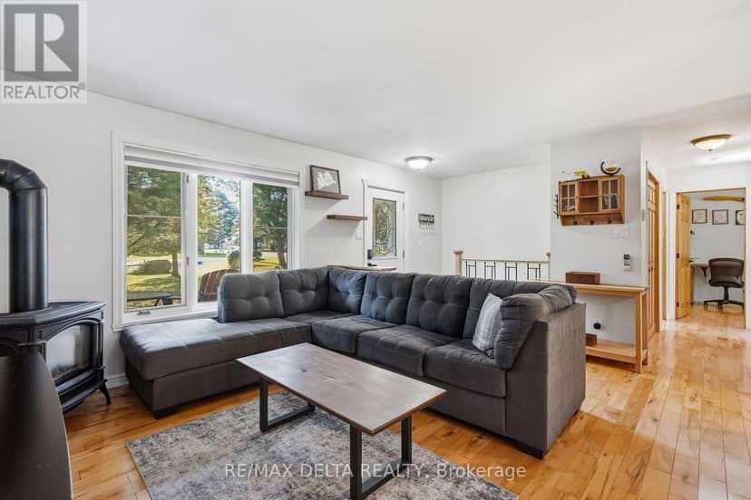 1120 Des Cedres Street — photo 39 of 40