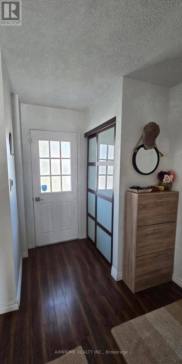 854 Attersley Drive — photo 3 of 16