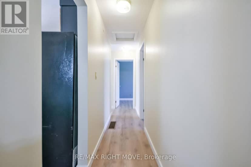 162 Pratt Crescent — photo 21 of 40