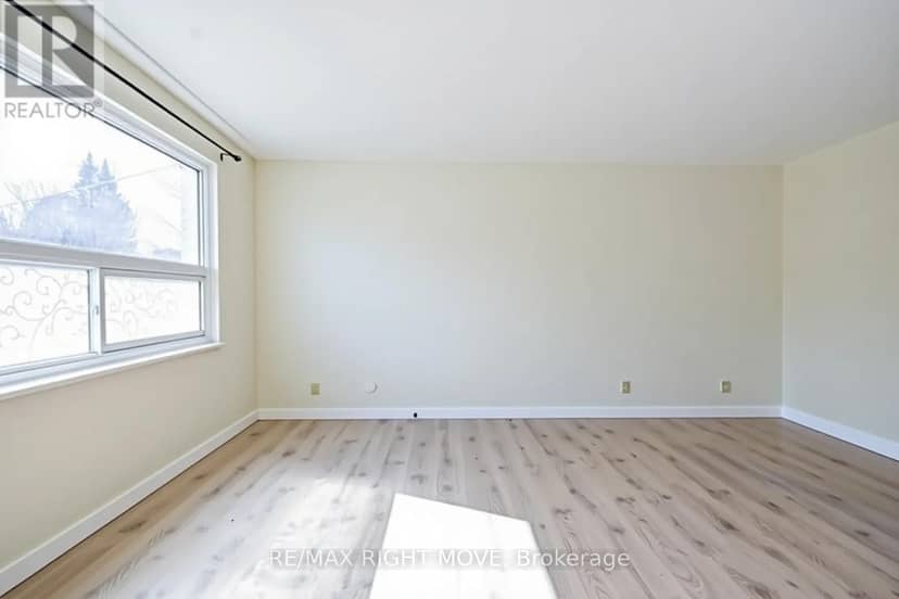 162 Pratt Crescent — photo 6 of 40