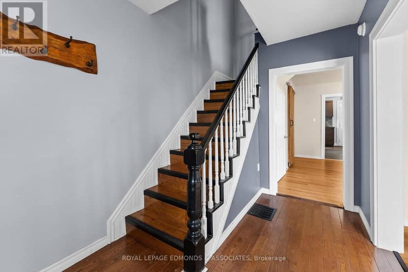 594 Isabella Street — photo 9 of 33