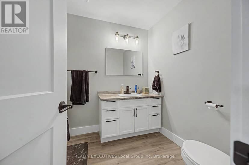 575 Hart Road — photo 20 of 31
