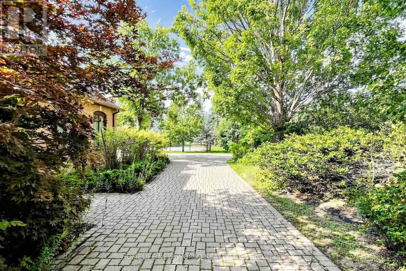 27 Walnut Glen Place, Markham, photo 2