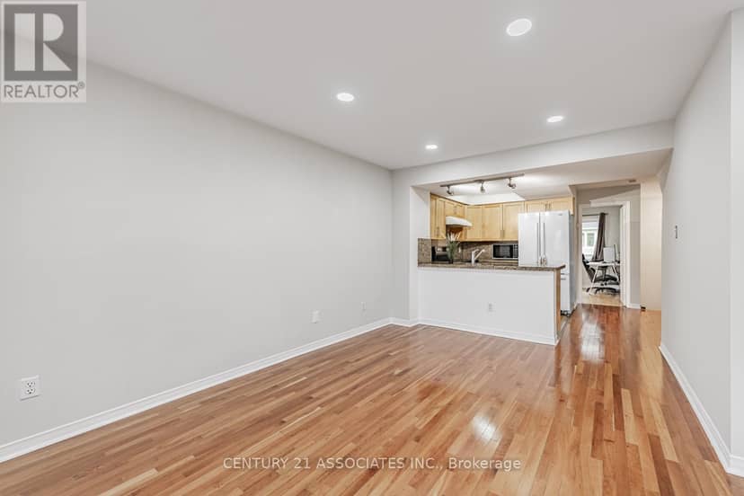 256 - 60 Barondale Drive — photo 15 of 31