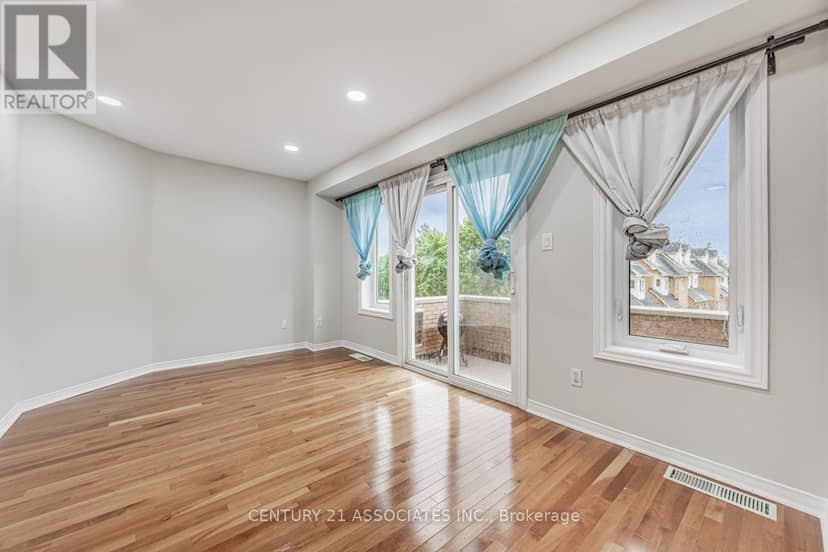 256 - 60 Barondale Drive — photo 18 of 31