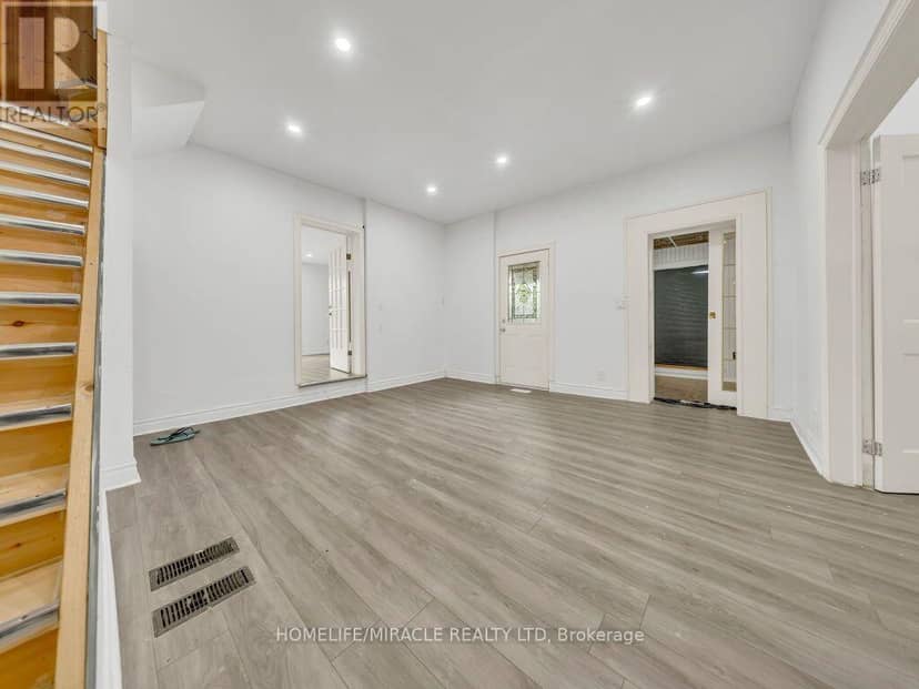 7964 Wellington County  109 Road — photo 13 of 40