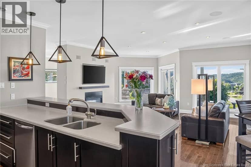 5 Admiralty Drive — photo 15 of 40