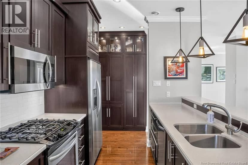 5 Admiralty Drive — photo 16 of 40