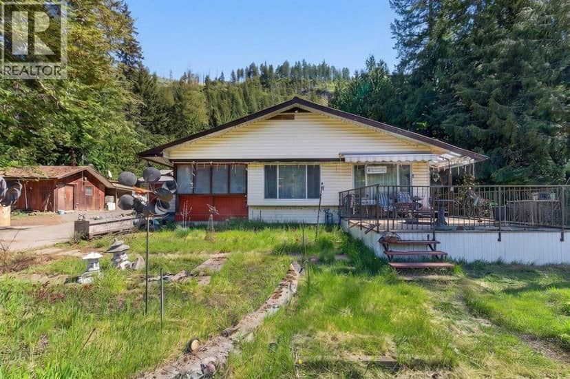 97 Salmon River Road, Salmon Arm