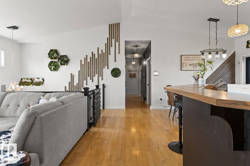 4804 64 AV — photo 15 of 34