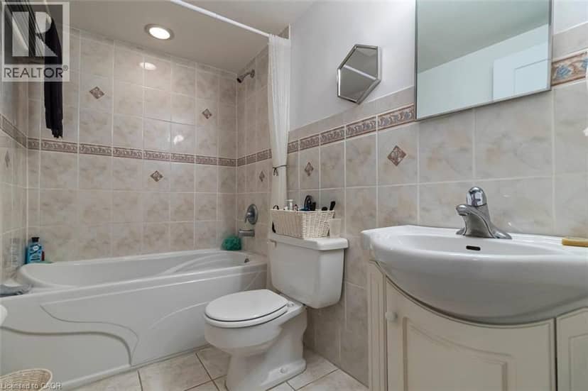 8 WOODMAN Drive S Unit# 805 — photo 21 of 37