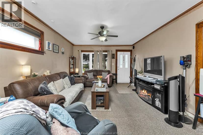 1547 Ellrose Avenue — photo 14 of 30