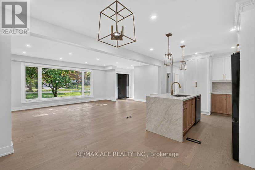 11 Faircroft Boulevard — photo 17 of 40