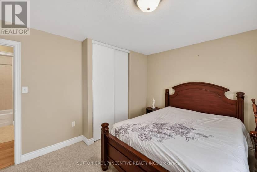 101 Lion's Gate Boulevard — photo 26 of 40