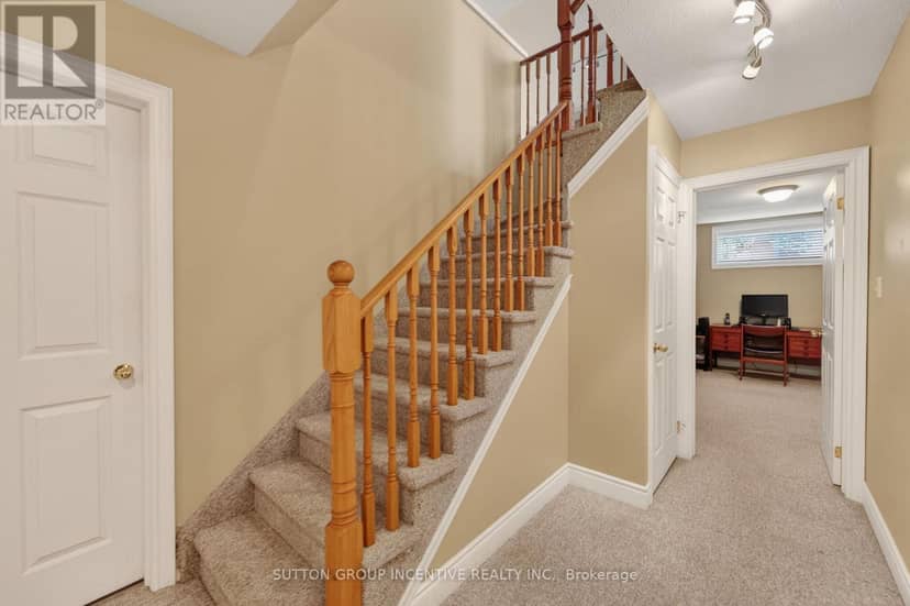 101 Lion's Gate Boulevard — photo 29 of 40
