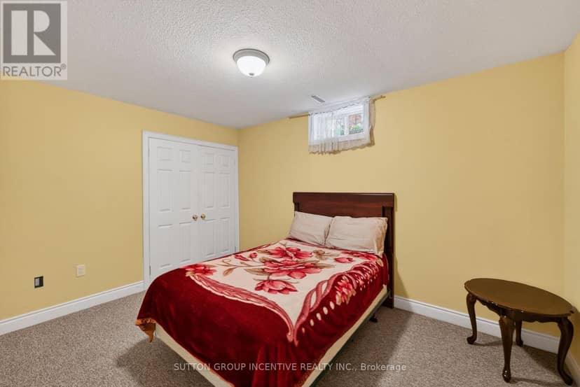 101 Lion's Gate Boulevard — photo 30 of 40