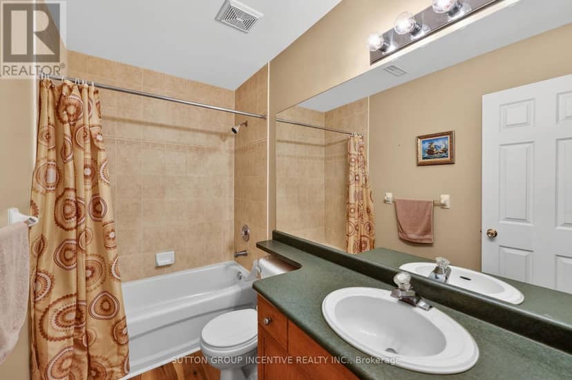 101 Lion's Gate Boulevard — photo 34 of 40