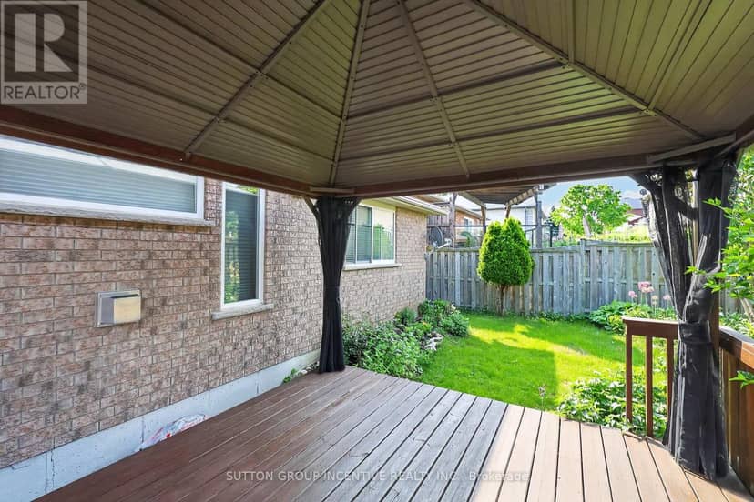 101 Lion's Gate Boulevard — photo 38 of 40