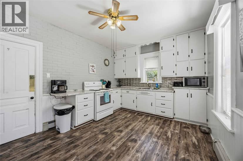 454 Maude Street — photo 12 of 40
