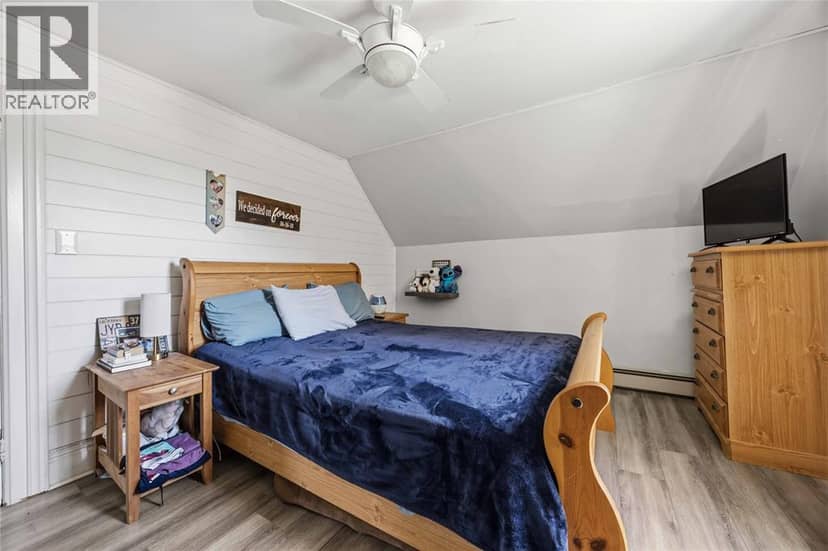 454 Maude Street — photo 23 of 40