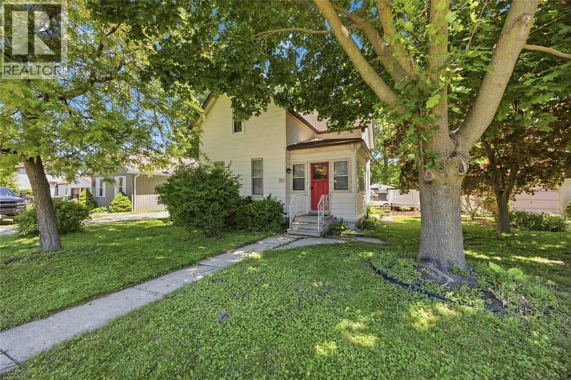 454 Maude Street, Petrolia, photo 2