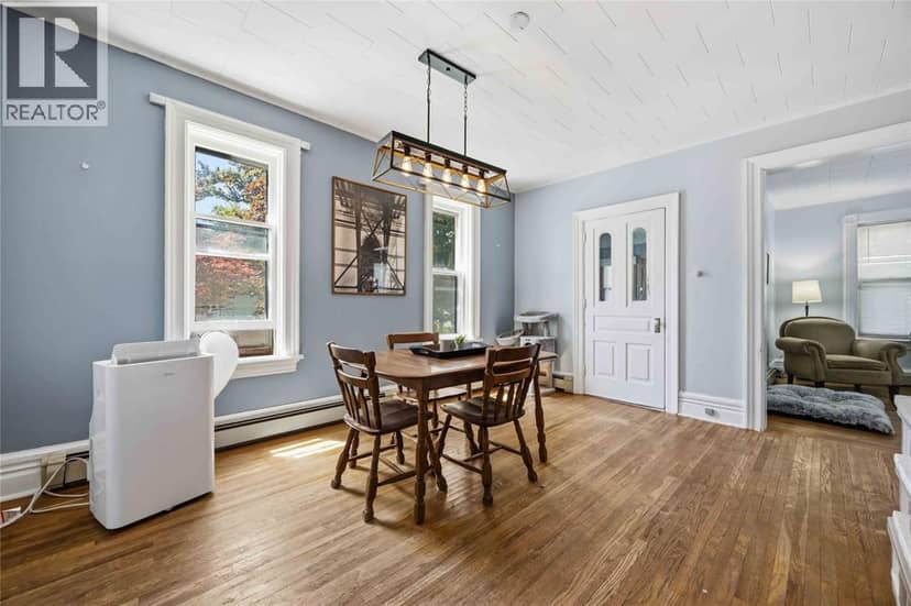 454 Maude Street — photo 9 of 40