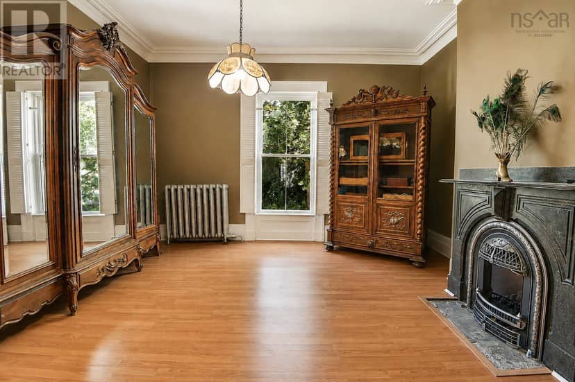 258 Faulkland Street — photo 13 of 40